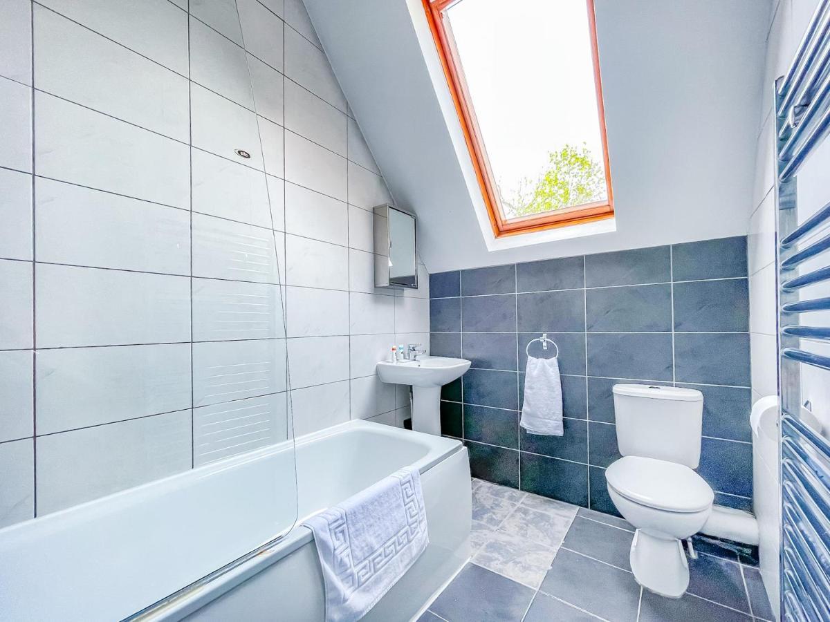 *Rg9Bc* For Your Most Relaxed & Cosy Stay + Free Parking + Free Fast Wifi * Leeds  Eksteriør bilde