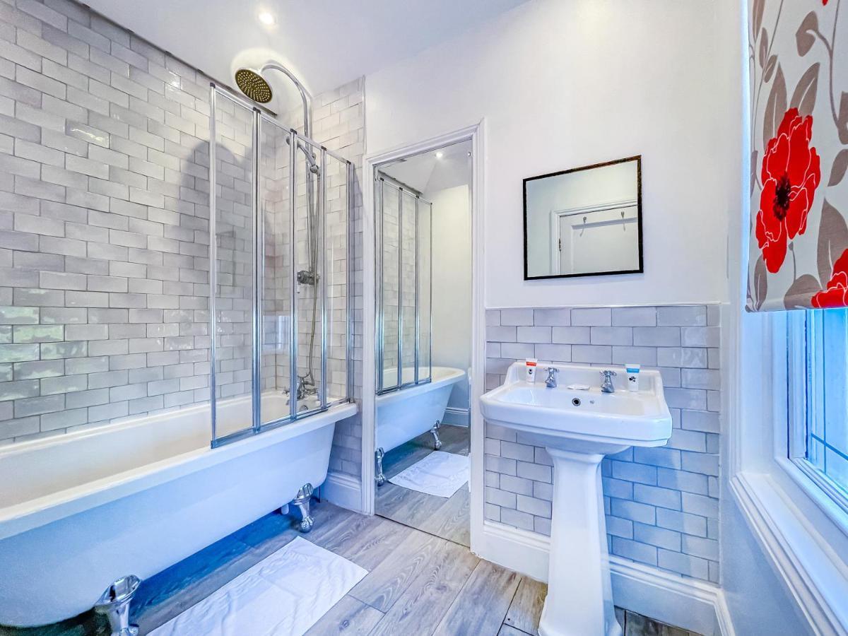 *Rg9Bc* For Your Most Relaxed & Cosy Stay + Free Parking + Free Fast Wifi * Leeds  Eksteriør bilde